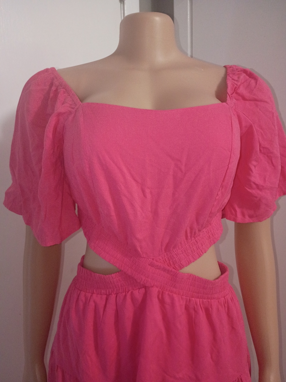 Bright Pink Cutout Puff-Sleeve Tiered Mini Dress - Picture 4 of 8